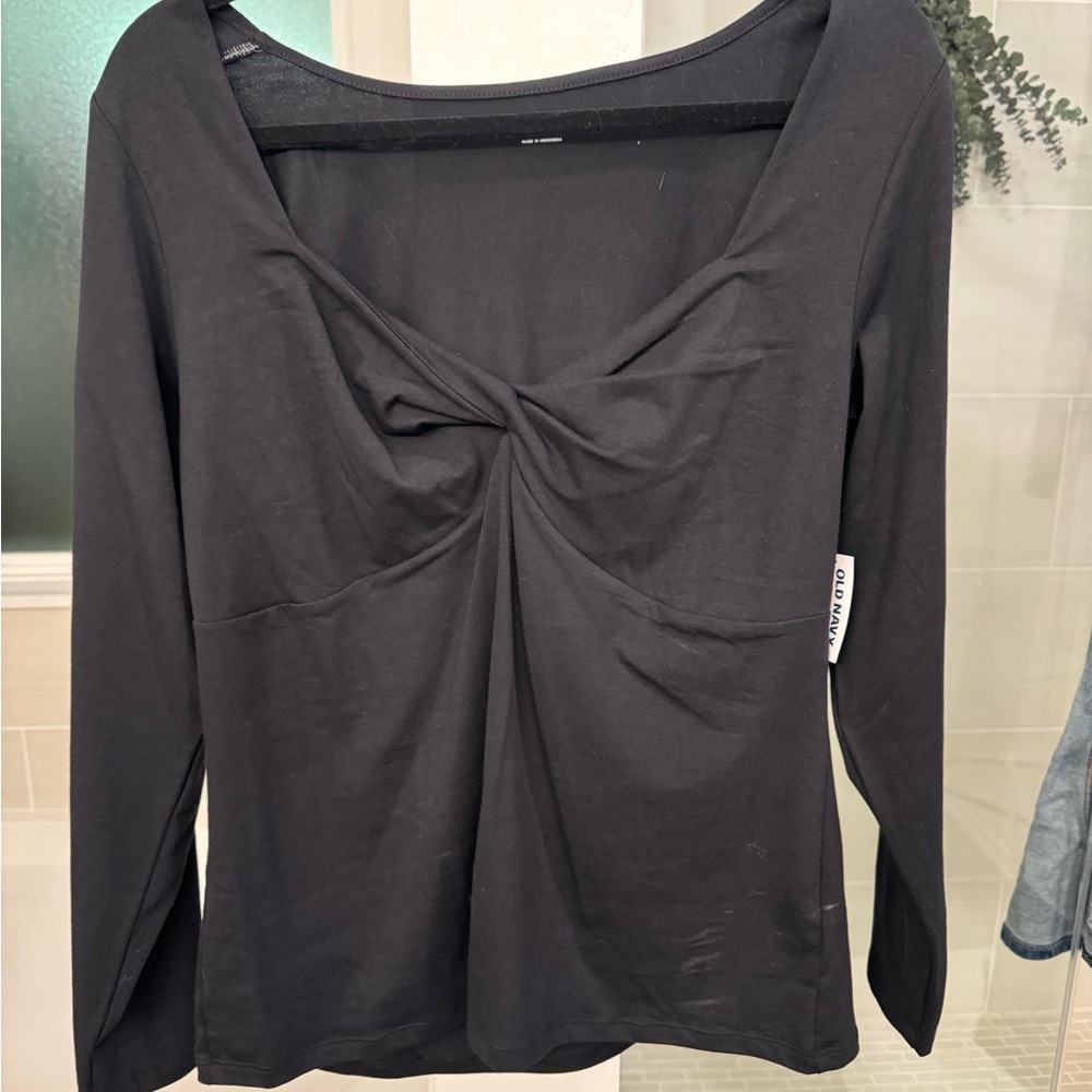 Black long sleeve scoop neck